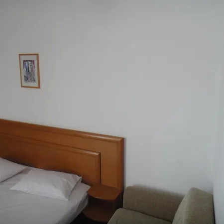 Studios * Γερακινή
